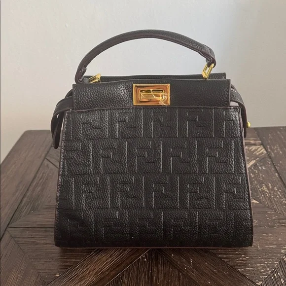 Black Designer Inspired Logo Handbag with Gold Hardware - Picture 4 of 11